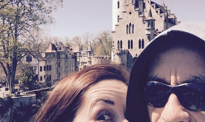 … zwischen Umzugskarton, schmierigen Händen & TV-Angeboten…