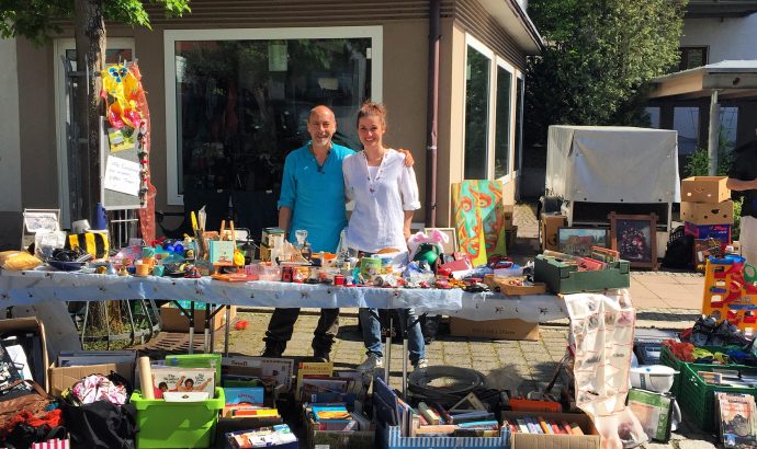 … zwischen Umzugskarton, schmierigen Händen & TV-Angeboten…