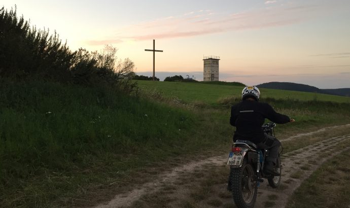 … zwischen Umzugskarton, schmierigen Händen & TV-Angeboten…