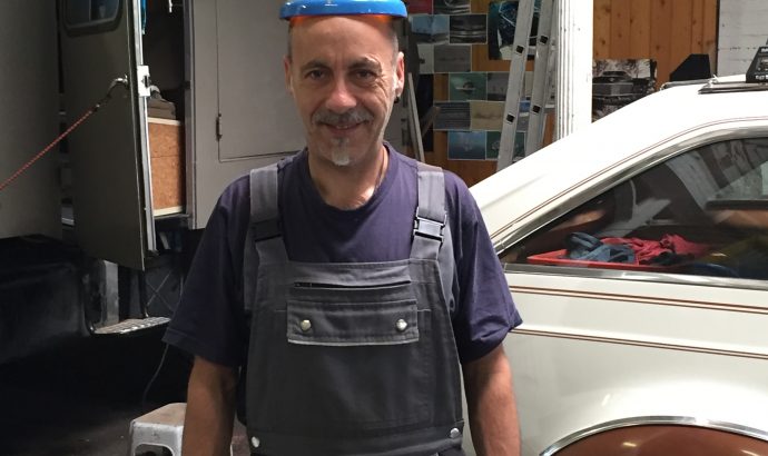 … zwischen Umzugskarton, schmierigen Händen & TV-Angeboten…