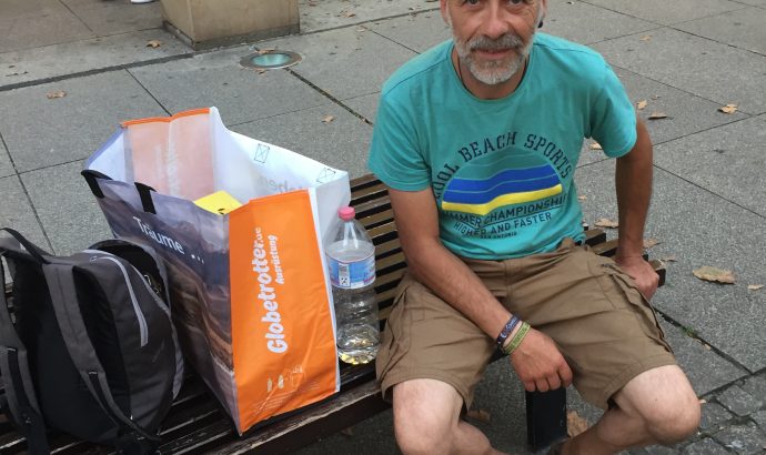 … zwischen Umzugskarton, schmierigen Händen & TV-Angeboten…