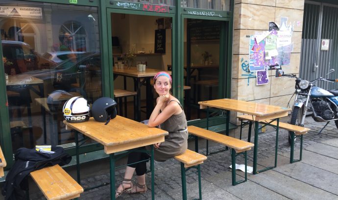 … zwischen Umzugskarton, schmierigen Händen & TV-Angeboten…