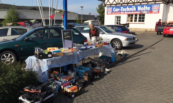 … zwischen Umzugskarton, schmierigen Händen & TV-Angeboten…