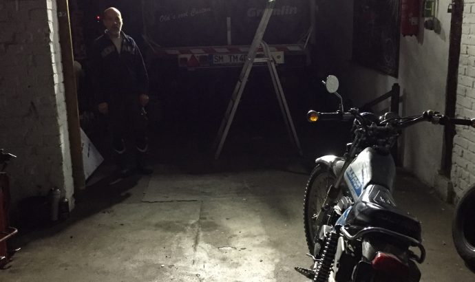 … zwischen Umzugskarton, schmierigen Händen & TV-Angeboten…