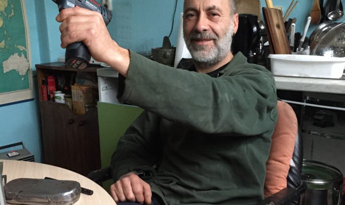 … zwischen Umzugskarton, schmierigen Händen & TV-Angeboten…