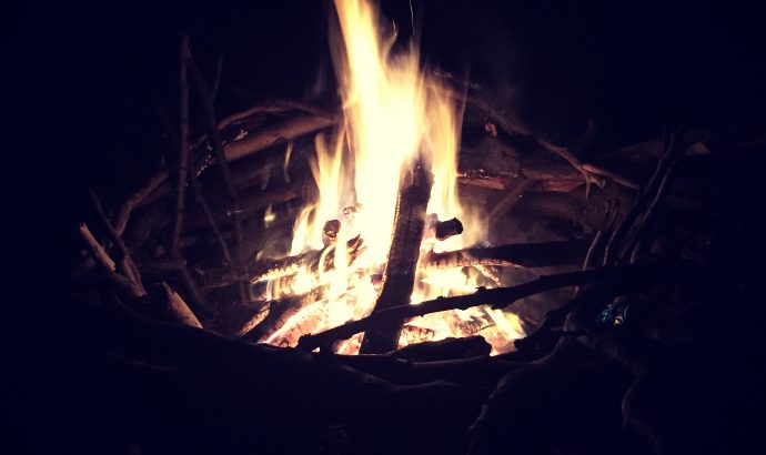 … zwischen Umzugskarton, schmierigen Händen & TV-Angeboten…