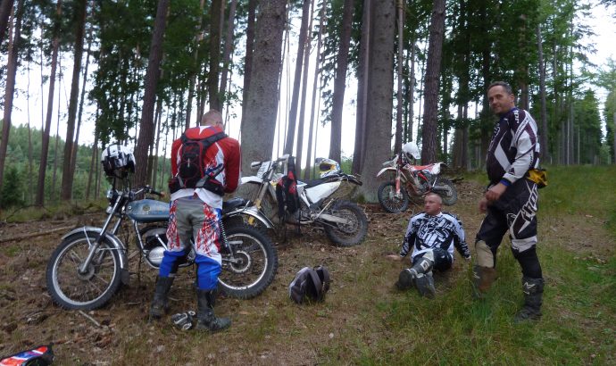 … zwischen Umzugskarton, schmierigen Händen & TV-Angeboten…