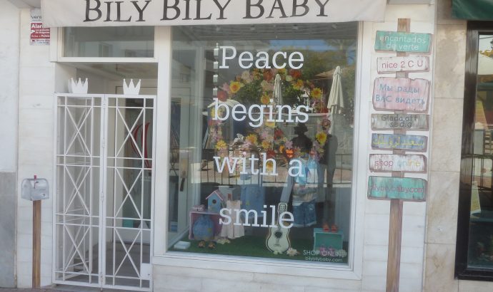 Zwischen Yachten, Luxuskarossen & der (Möchtegern)-High Society